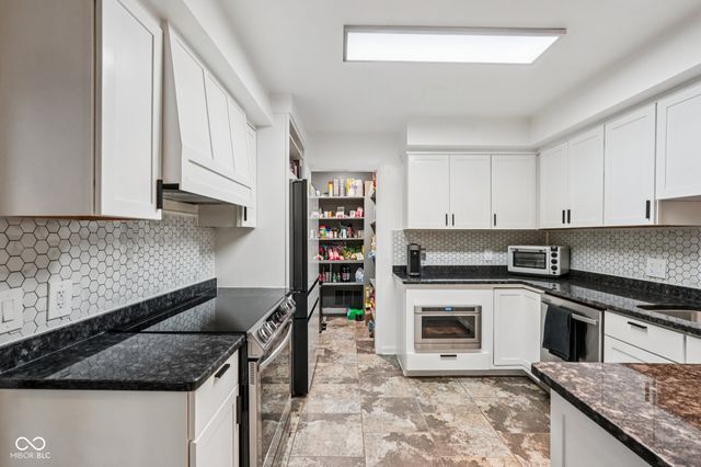 6164 Afton Crest, Indianapolis, IN 46220