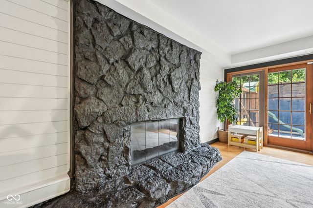 6164 Afton Crest, Indianapolis, IN 46220