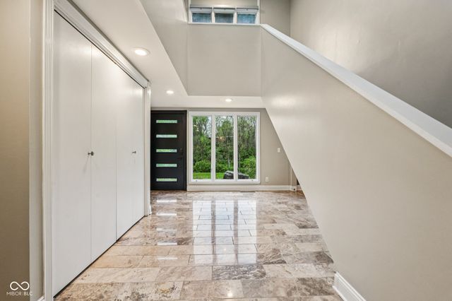 6164 Afton Crest, Indianapolis, IN 46220