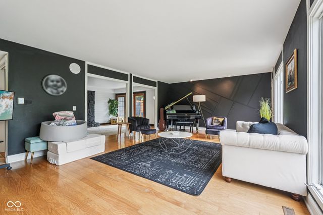 6164 Afton Crest, Indianapolis, IN 46220