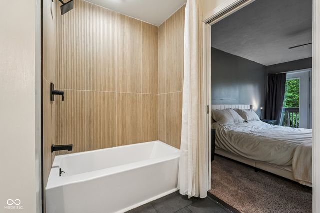 6164 Afton Crest, Indianapolis, IN 46220