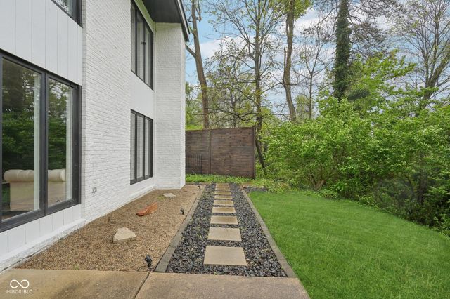 6164 Afton Crest, Indianapolis, IN 46220