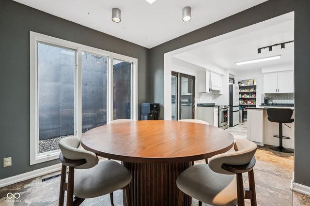 6164 Afton Crest, Indianapolis, IN 46220