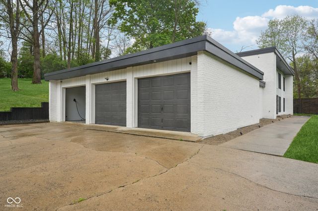 6164 Afton Crest, Indianapolis, IN 46220