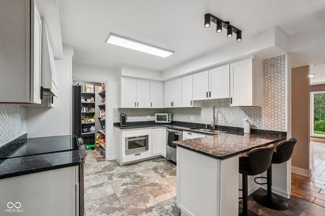 6164 Afton Crest, Indianapolis, IN 46220