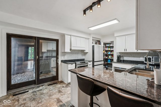 6164 Afton Crest, Indianapolis, IN 46220