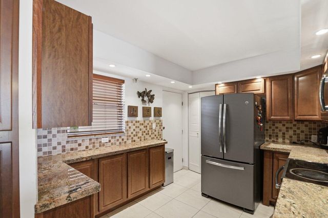 5340 NW 2nd Avenue 326, Boca Raton, FL 33487