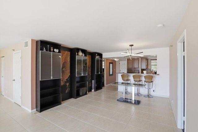 5340 NW 2nd Avenue 326, Boca Raton, FL 33487