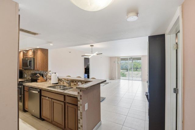 5340 NW 2nd Avenue 326, Boca Raton, FL 33487