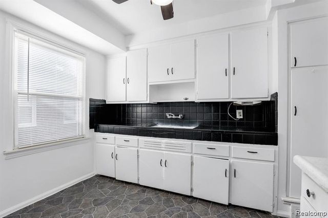 12651 Abington Avenue, Detroit, MI 48227