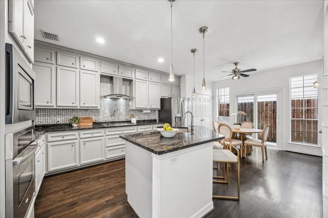 1616 Sandman Street, Houston, TX 77007