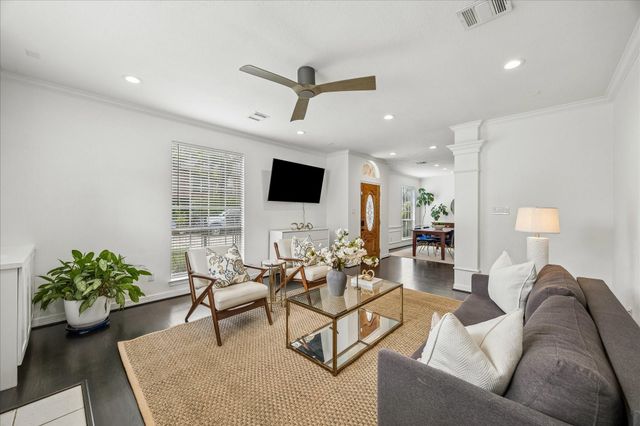1616 Sandman Street, Houston, TX 77007