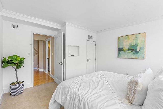 42 8th Street 5525, Boston, MA 02129