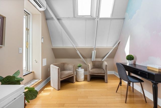 42 8th Street 5525, Boston, MA 02129