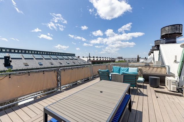 42 8th Street 5525, Boston, MA 02129