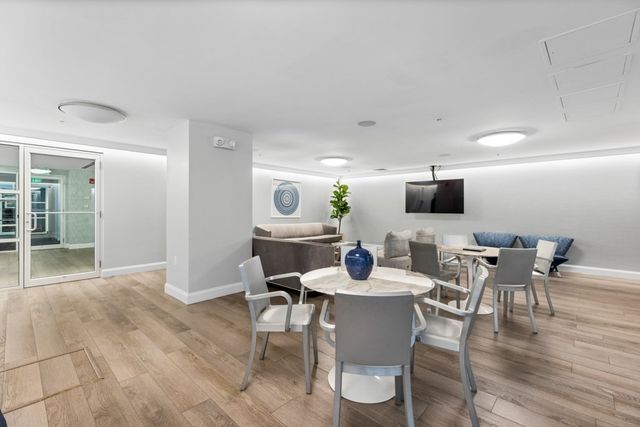 42 8th Street 5525, Boston, MA 02129