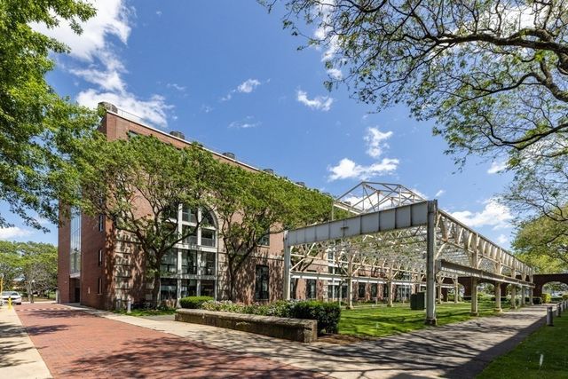 42 8th Street 5525, Boston, MA 02129