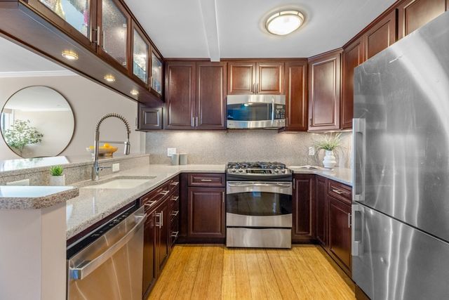 42 8th Street 5525, Boston, MA 02129