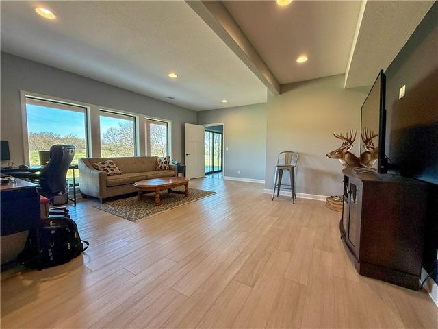 22777 219th Street, Leavenworth, KS 66048