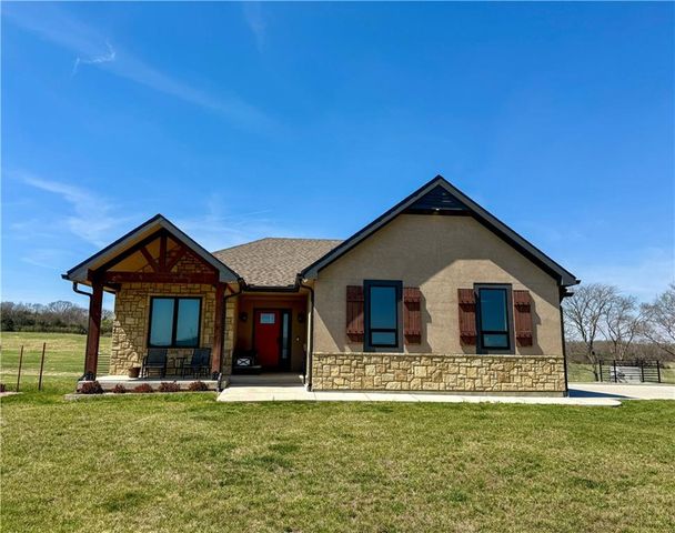 22777 219th Street, Leavenworth, KS 66048