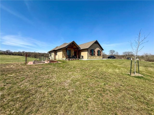 22777 219th Street, Leavenworth, KS 66048