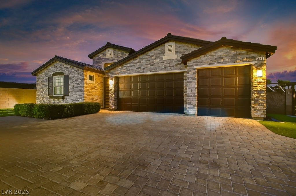 5888 Temple Ridge Court, Las Vegas, NV 89149