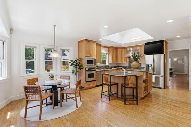 2700 Castro Way, Sacramento, CA 95818
