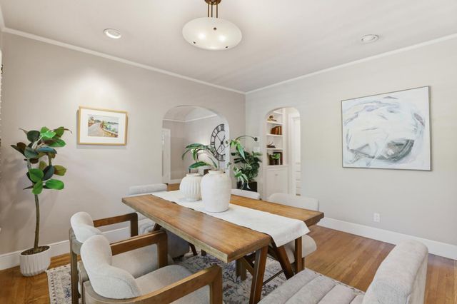 2700 Castro Way, Sacramento, CA 95818