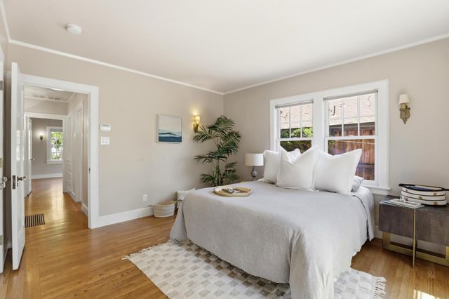 2700 Castro Way, Sacramento, CA 95818