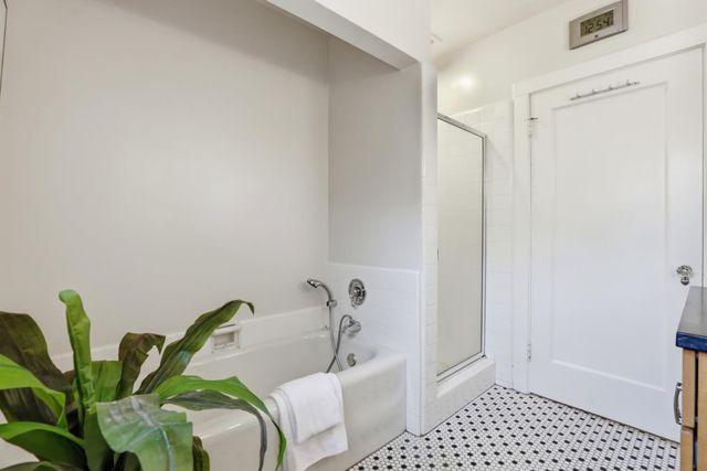 2700 Castro Way, Sacramento, CA 95818