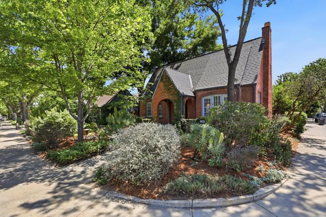 2700 Castro Way, Sacramento, CA 95818