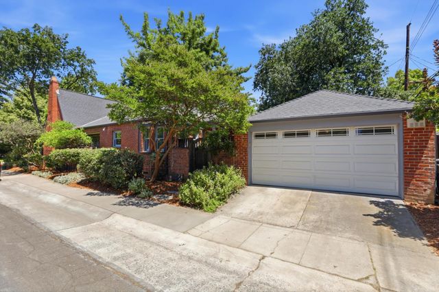 2700 Castro Way, Sacramento, CA 95818