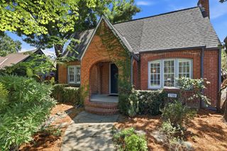 2700 Castro Way, Sacramento, CA 95818