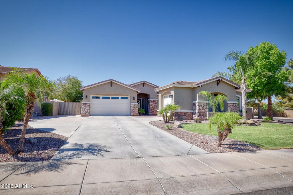 407 E TONTO Place, Chandler, AZ 85249 — exterior