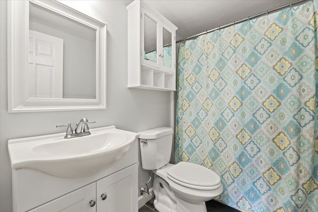 17 E Boundary Rd, Pembroke, MA 02359