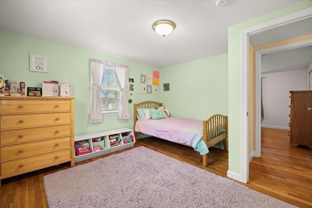 17 E Boundary Rd, Pembroke, MA 02359