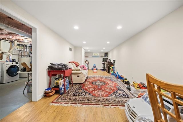 17 E Boundary Rd, Pembroke, MA 02359