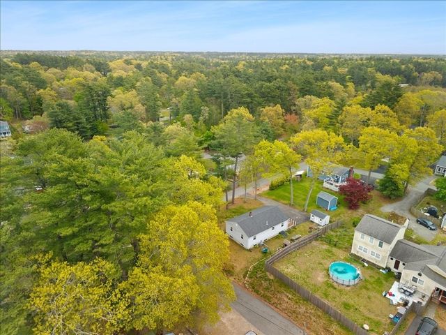 17 E Boundary Rd, Pembroke, MA 02359