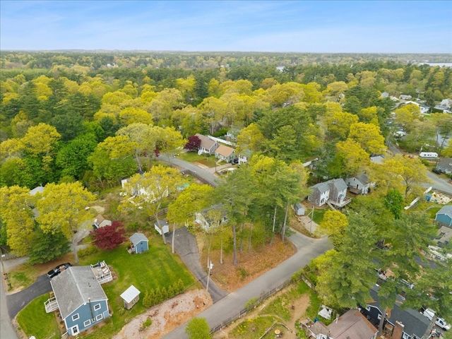 17 E Boundary Rd, Pembroke, MA 02359