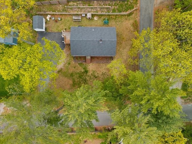 17 E Boundary Rd, Pembroke, MA 02359