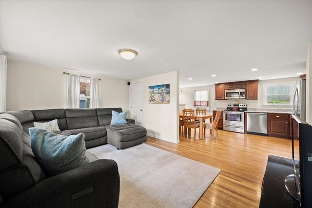 17 E Boundary Rd, Pembroke, MA 02359