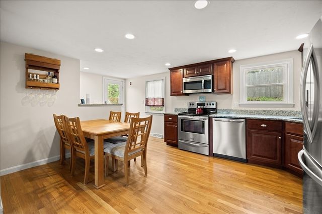 17 E Boundary Rd, Pembroke, MA 02359