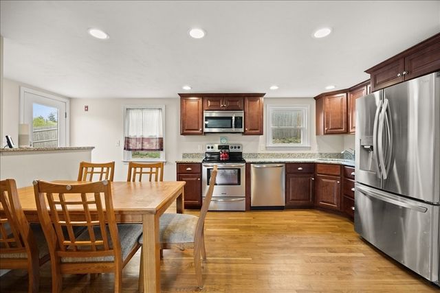 17 E Boundary Rd, Pembroke, MA 02359