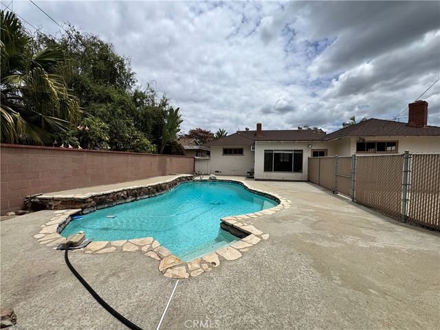 10229 Julius, Downey, CA 90241