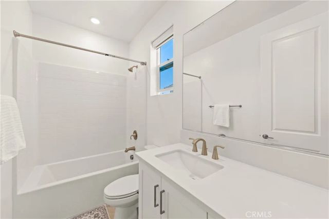 405 Clipper, Irvine, CA 92618