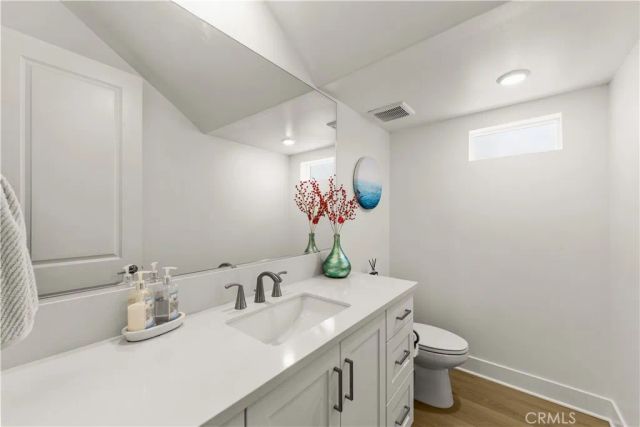 405 Clipper, Irvine, CA 92618