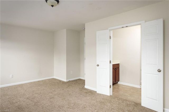 2674 Hartfield Commons Lane, Winston-salem, NC 27103