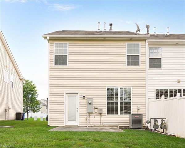 2674 Hartfield Commons Lane, Winston-salem, NC 27103