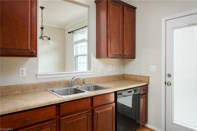 2674 Hartfield Commons Lane, Winston-salem, NC 27103