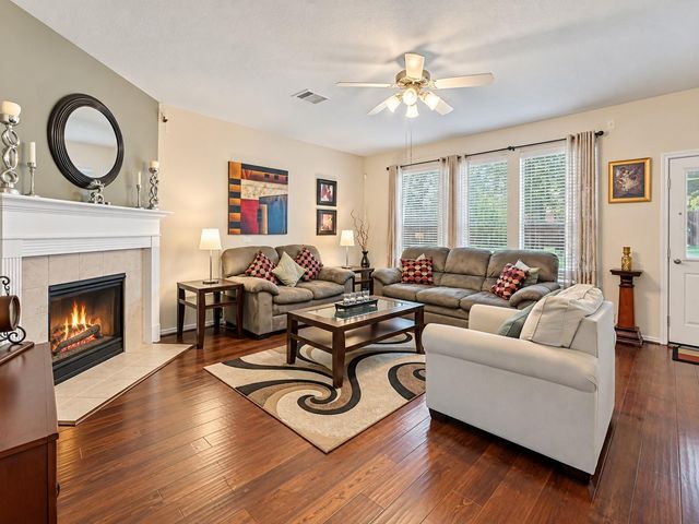 127 Hawkhurst, The Woodlands, TX 77354